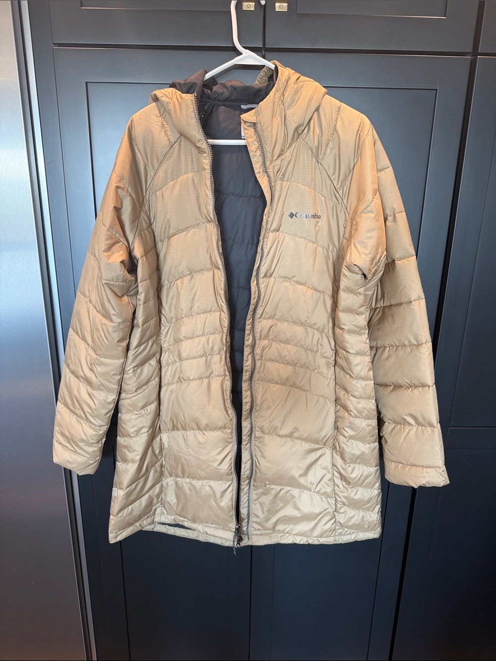 Columbia Women's Tan/Gold Hooded Packable Puffer Coat